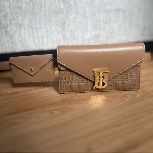 ❌❌❌ SOLD ❌❌❌ Burberry Quilted TB Envelope Belt Bag - Picture 3 of 15